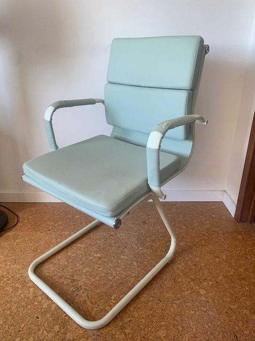 Cadeira escritório acolchoada verde