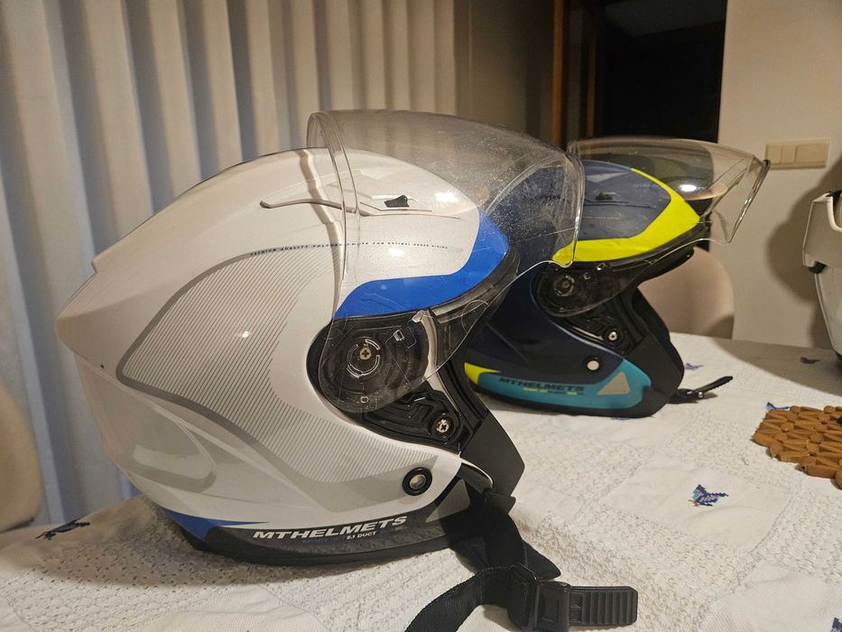 2 capacetes MTHELMETS