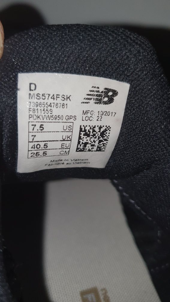 Sneakersy czarne sportowe New Balance rozmiar 40.5 / wkładka 25.5 cm