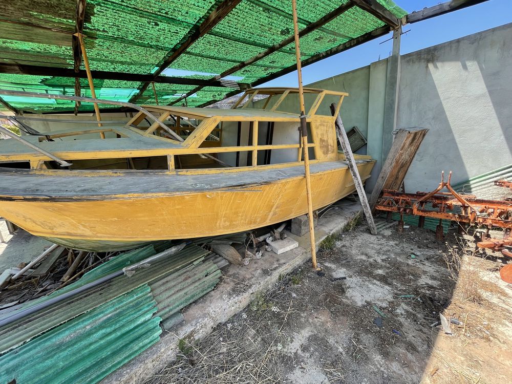 Antiguidade barco para restauro