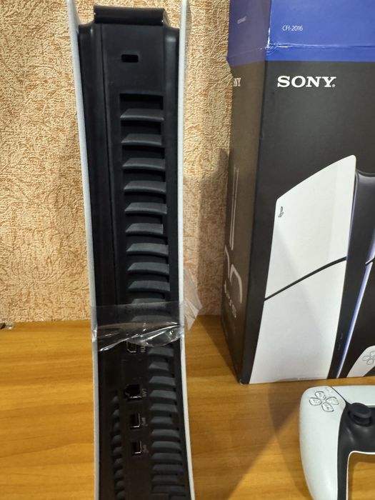 PlayStation 5 Slim Digital Edition + DualSense