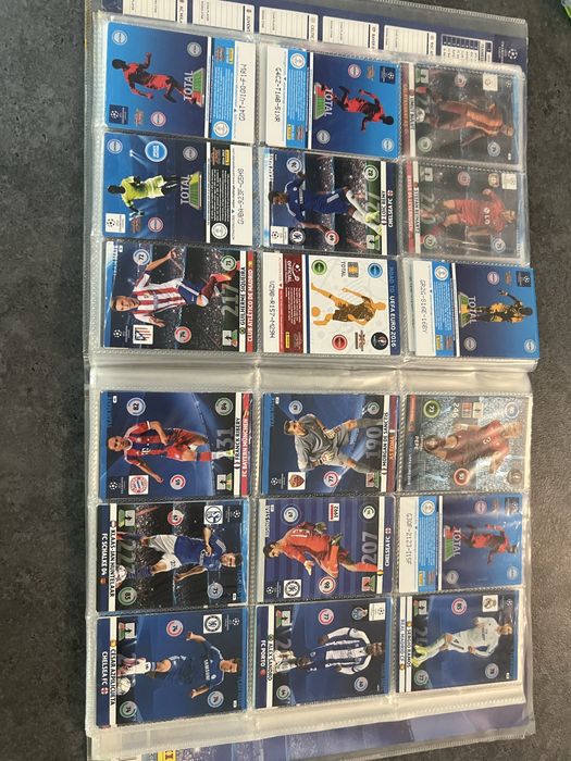 Album z kartami pilkarskimi kilecjonerski