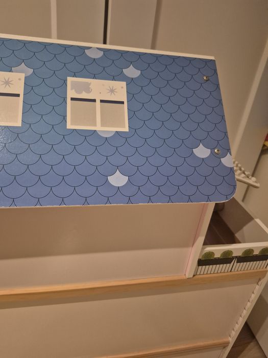 Drewniany domek dla lalek z mebelkami lidl