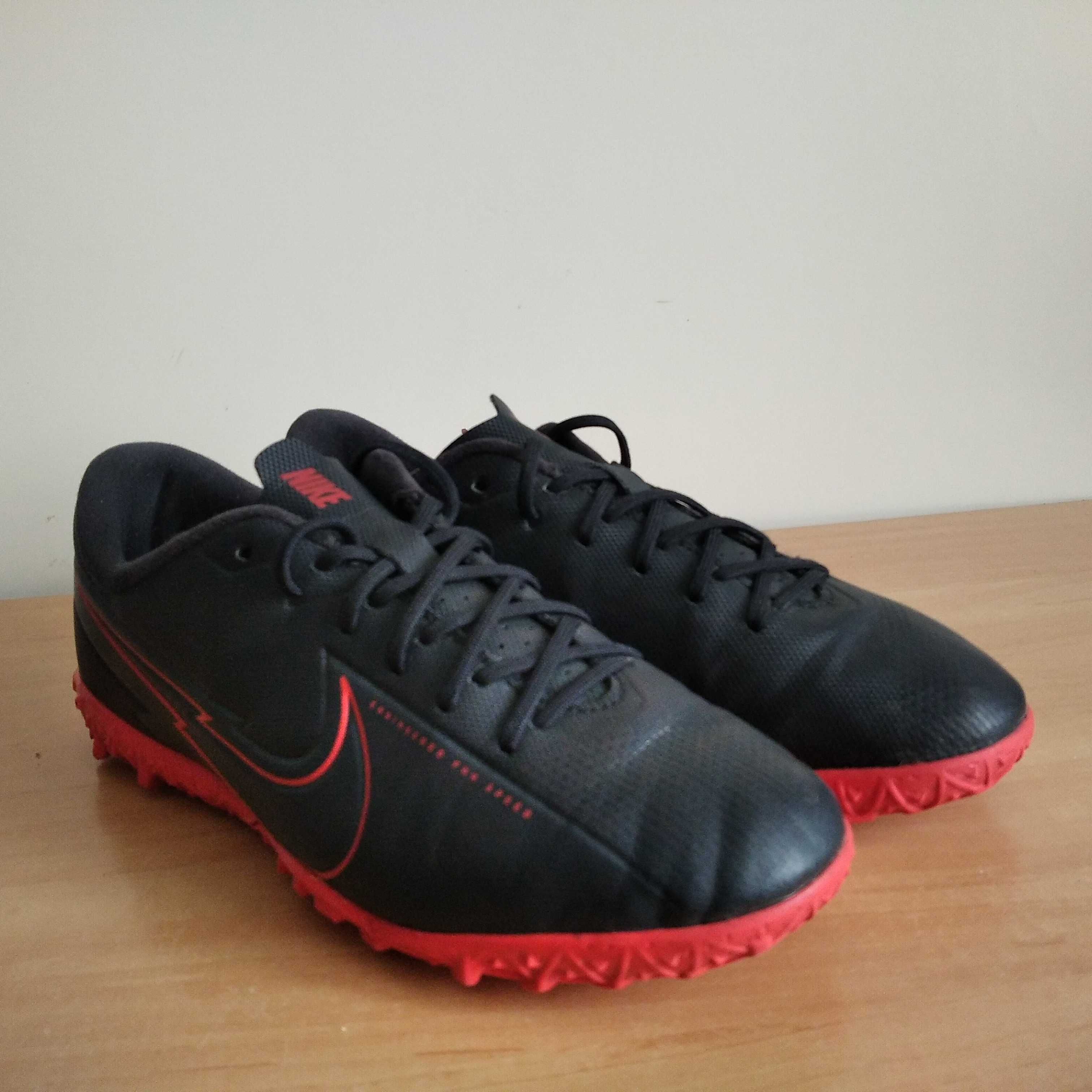 Buty piłkarskie turfy NIKE MERCURIAL VAPOR 13 ACADEMY TF roz.eu-38.5