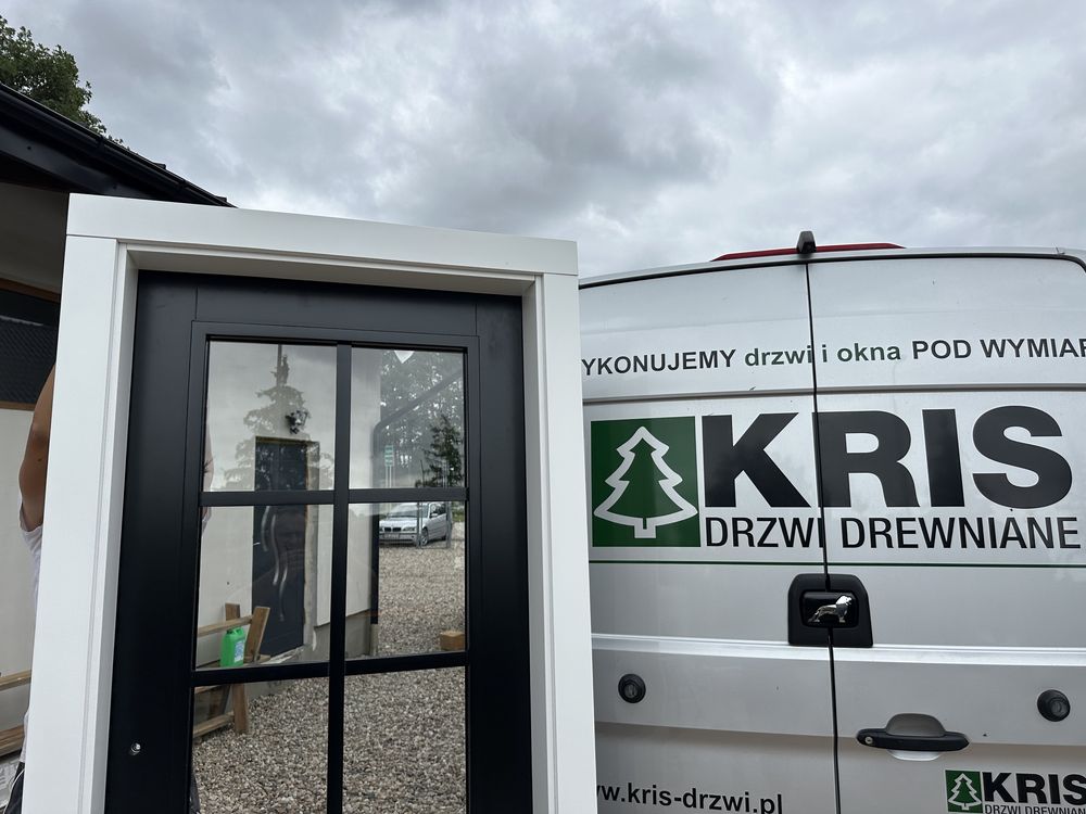 Drzwi drewniane sosnowe W stylu Amerykańskim bezprzylgowe czarne