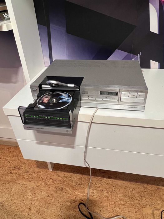 CD плеер Philips CD 303
