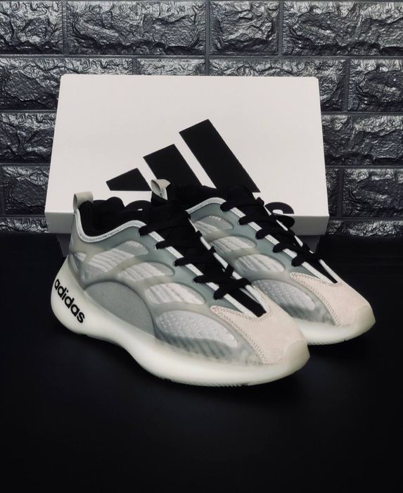 Мужские кроссовки Adidas Yeezy boost топ качество стильные удобные
