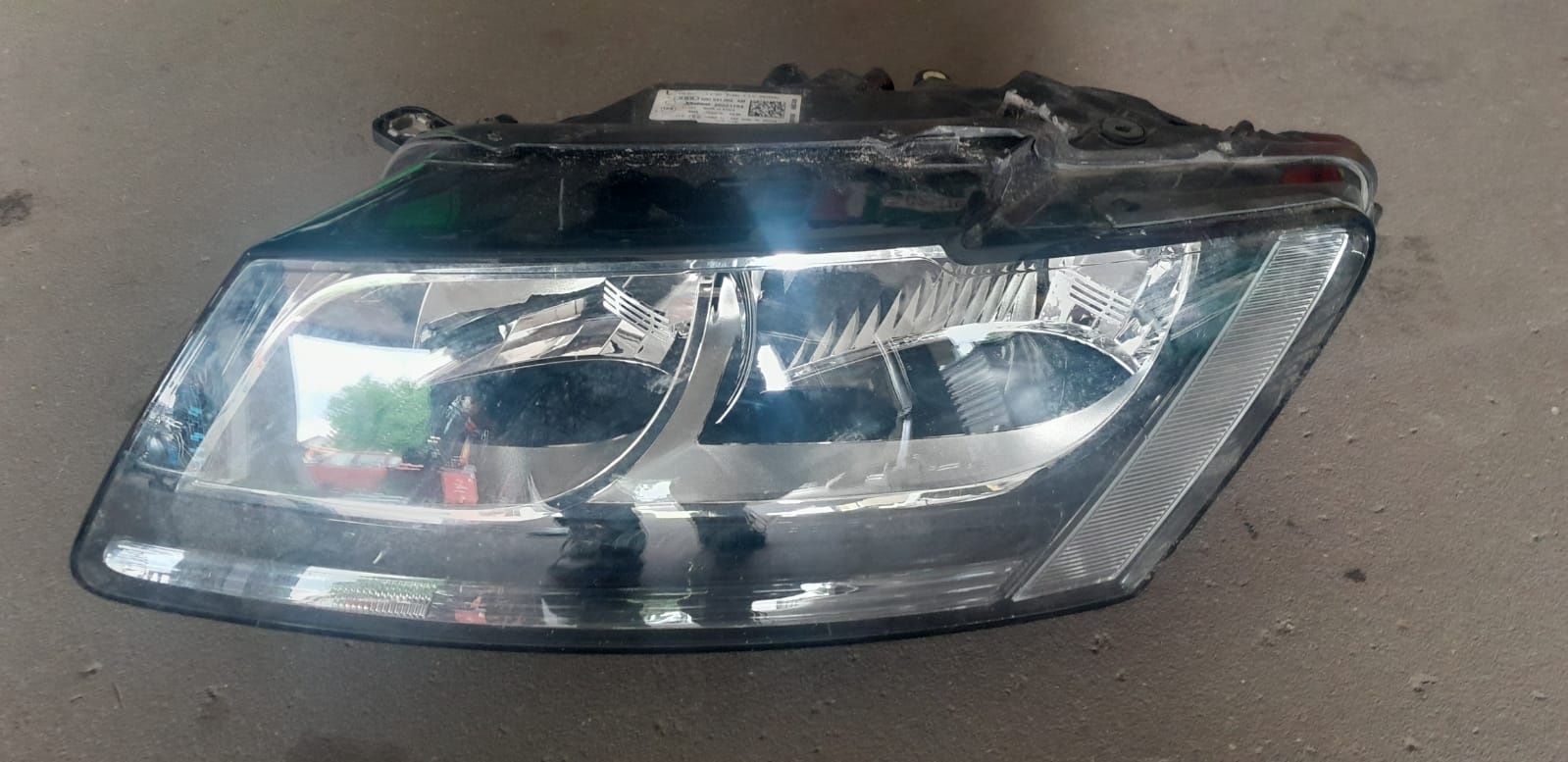 AUDI Q5 8R 8R0 Lampa Przednia Lewa Zwykła