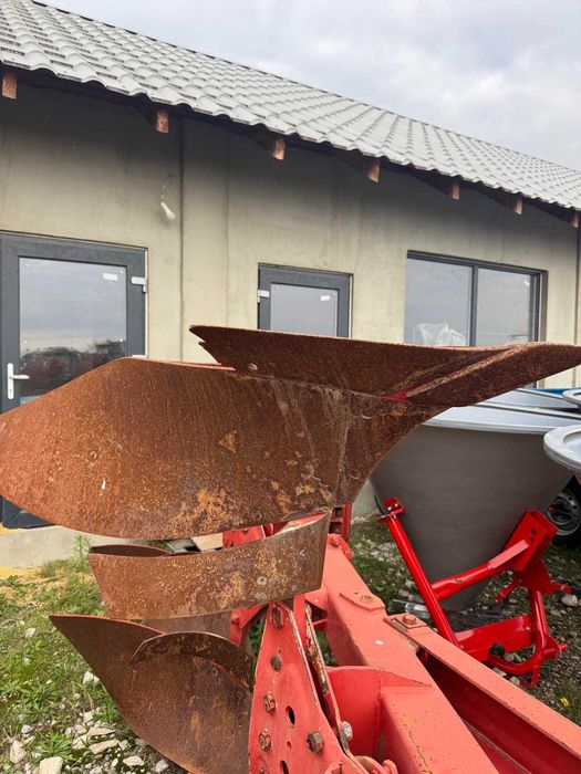 Оборотний плуг квернеленд