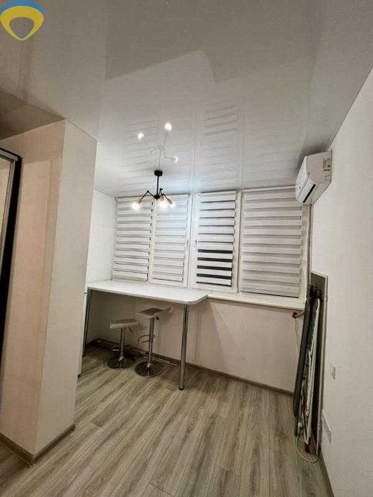 Квартира з ремонтом та краєвидом моря в новому будинку.