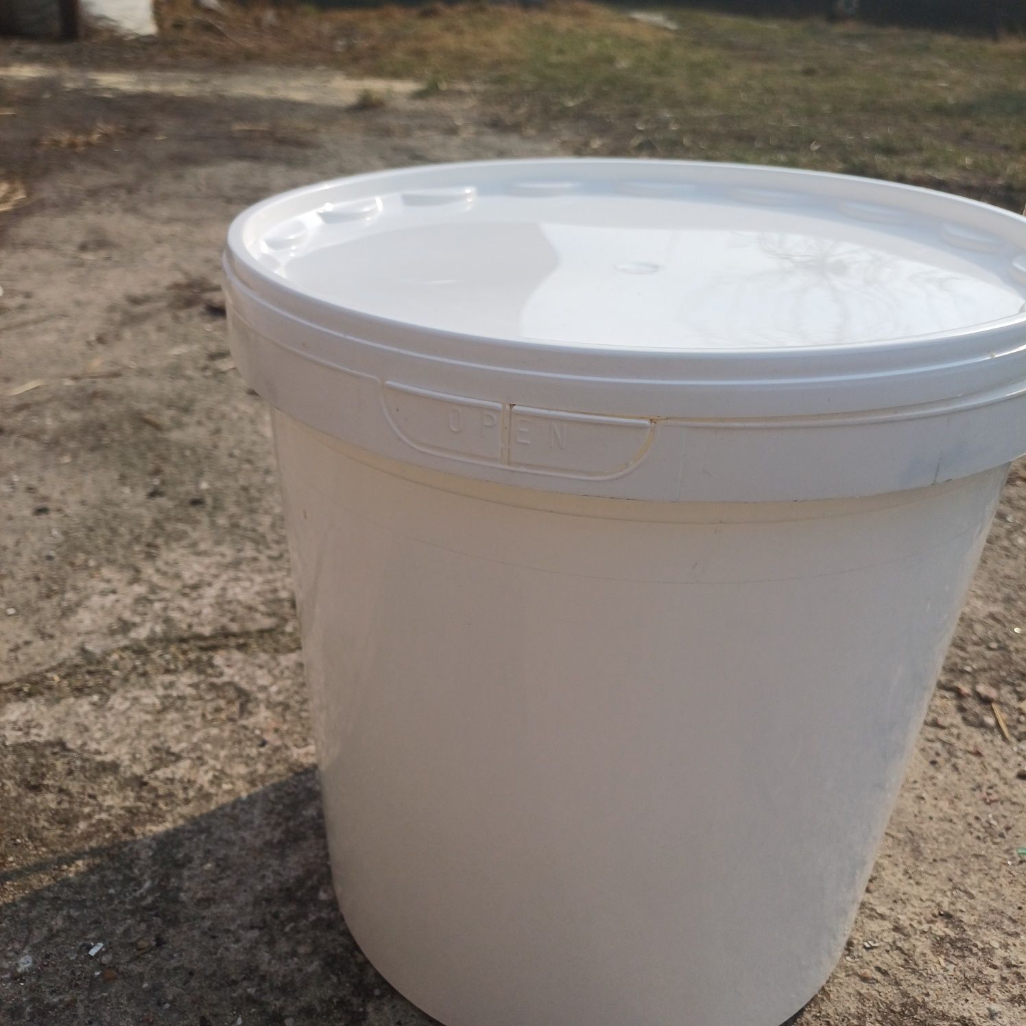 Sprzedam wiadra 20l.
