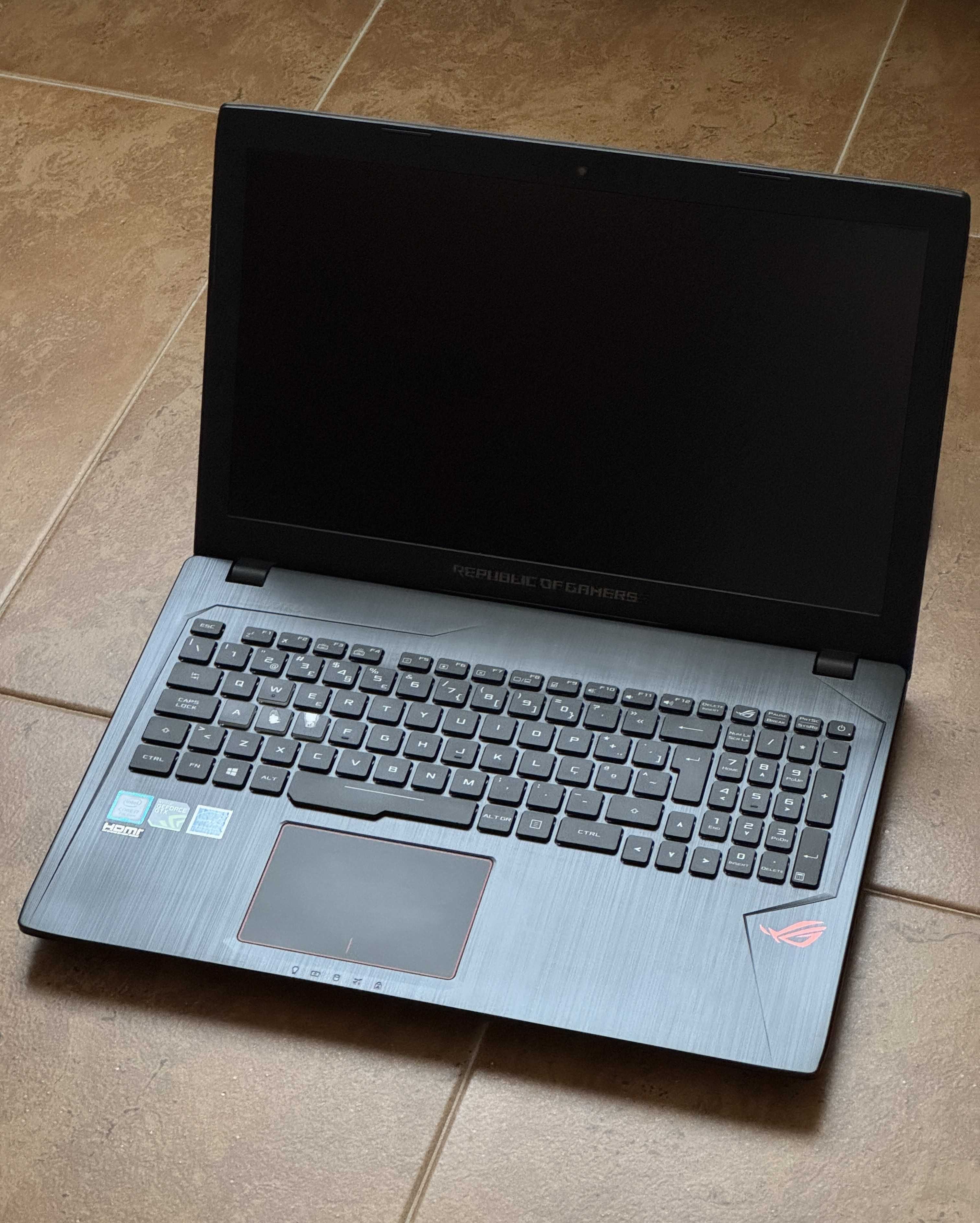Computador Portátil ASUS ROG STRIX GL553VE