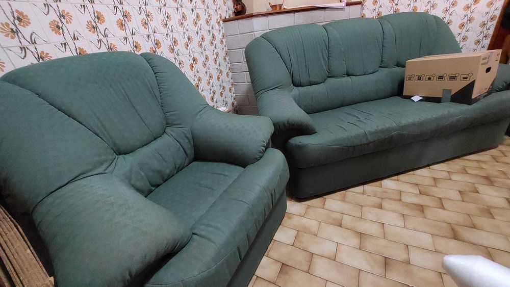 Vende-se conjunto de sofás