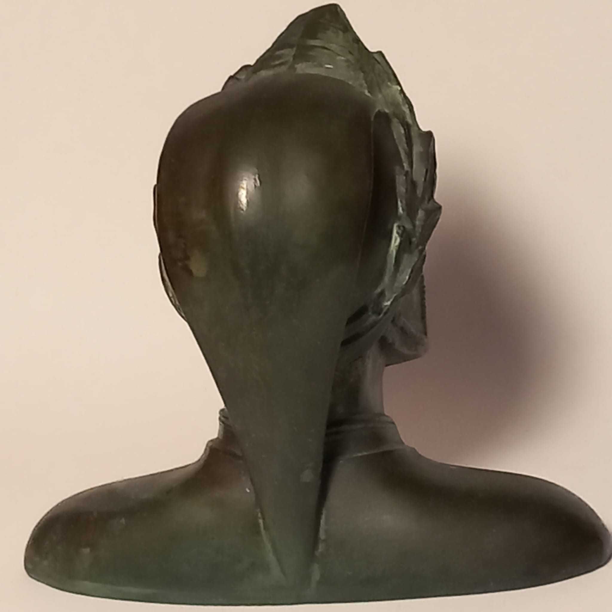 Busto de Dante Alighieri