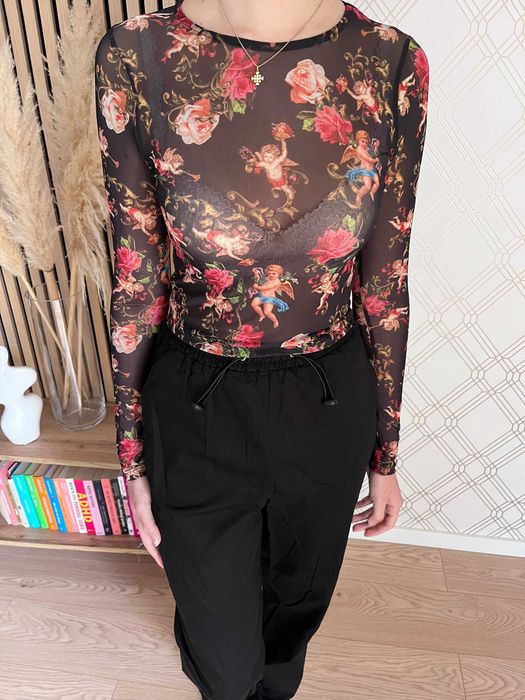 Czarny tiulowy siateczkowy crop top w kwiaty i aniołki