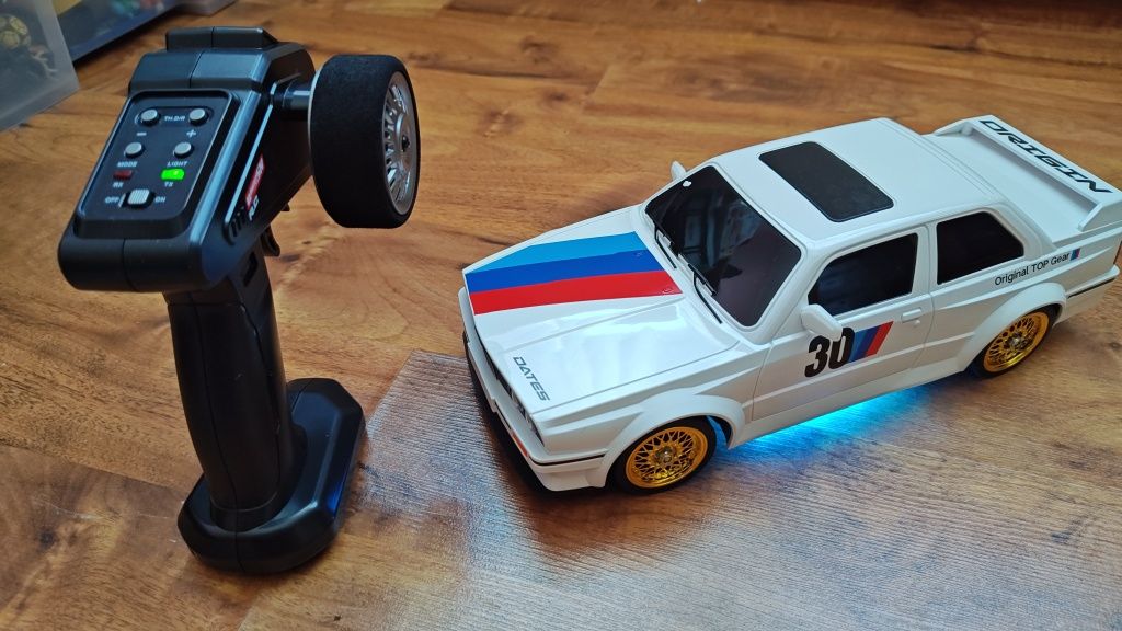 Samochód zdalnie sterowany BMW E30 M3 Evo do Driftu Driftowania Neony