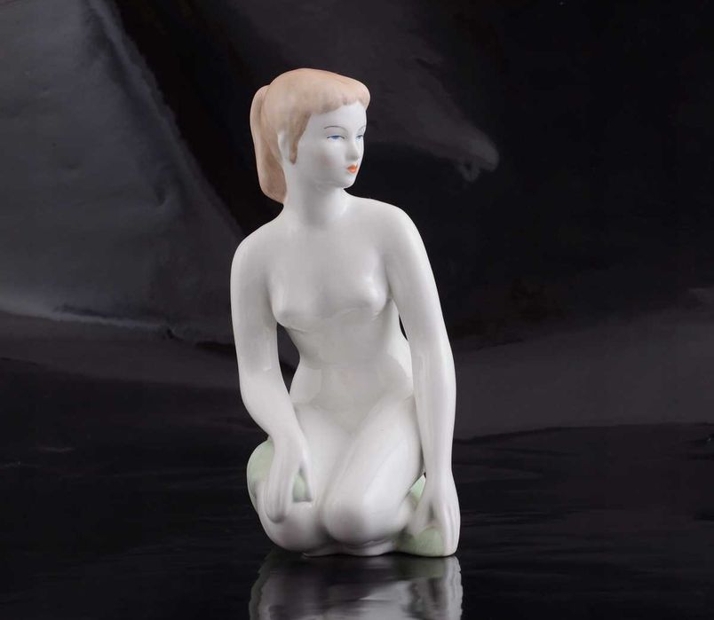 AKT MŁODA KOBIETA duża figura AQUINCUM, Węgry, ręcznie malowana