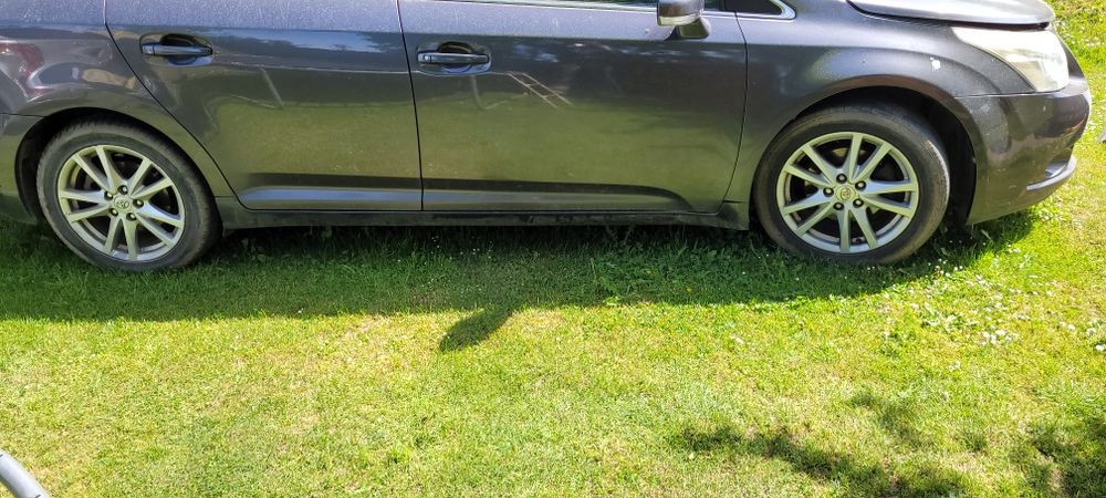 Drzwi avensis t27 1g3 sedan prawe lewe przód tył