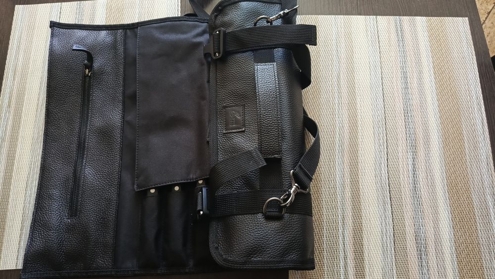 Помічник кухаря. Чудова річь. Шкіряна сумка з сучасними ножами .