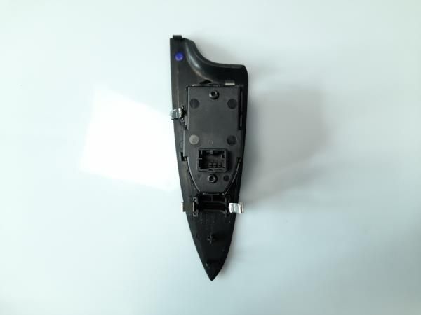 Comando / botão / interruptor vidros trás direito ALFA ROMEO Giulietta