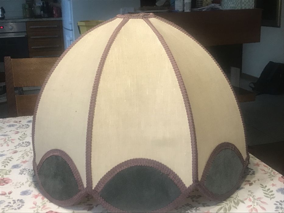 Abażur z materialu.