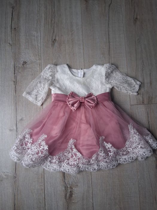 Przepiękna sukienka 74/80