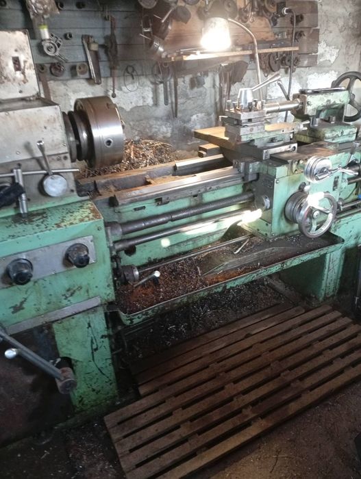 Продаю токарний станок ИТ-1 М

Верстат справний, зап
