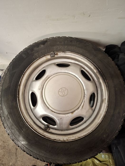 Opony felgi kolpaki 185 60r14 corolla e10