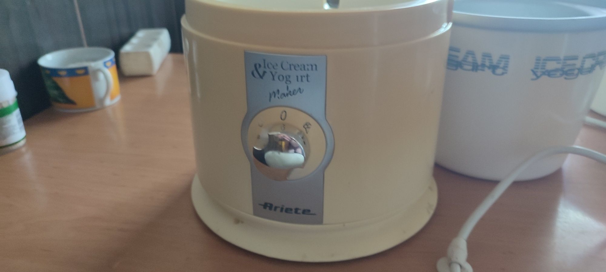 Продам йогуртницу морожениццу