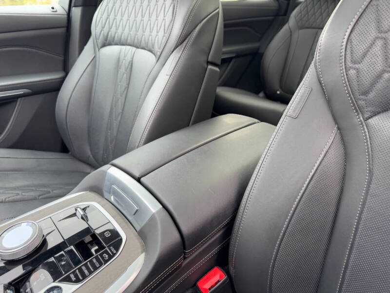 2023 BMW X7 M50I