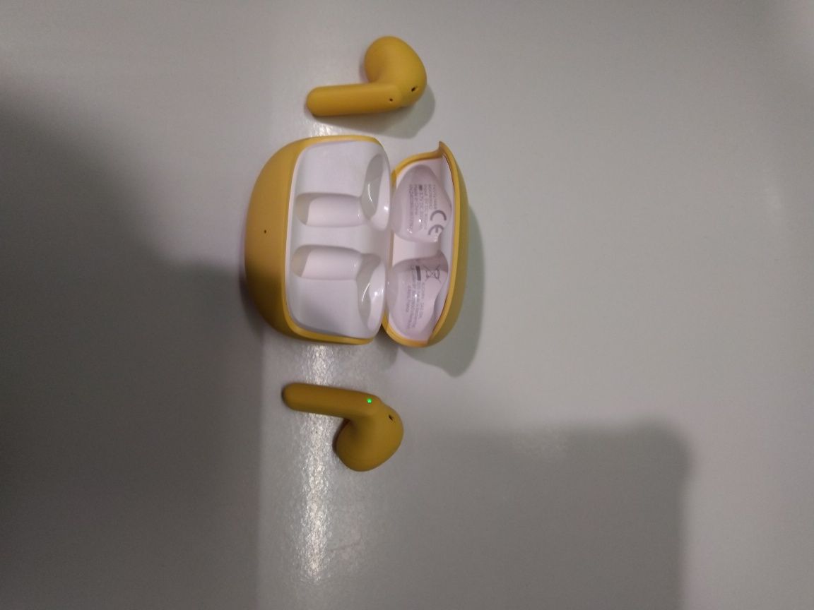 Auricular bluetooth amarelo