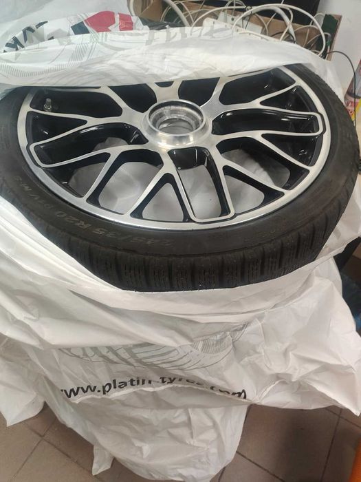 Koła zimowe oryginalne 911 turbo S 991 + nakrętki central lock