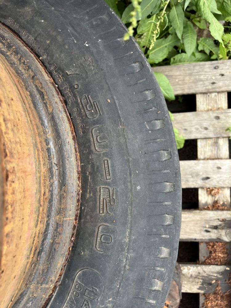 Pneus 7.5x20 e 4 jantes