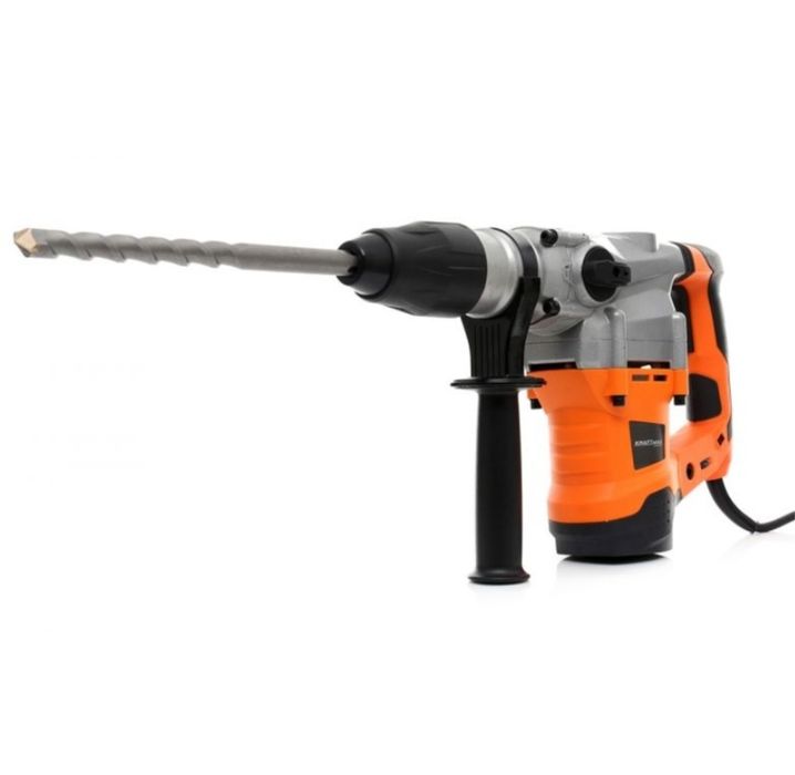 Młot udarowy 2400W +2 dłuta i 3 wiertła