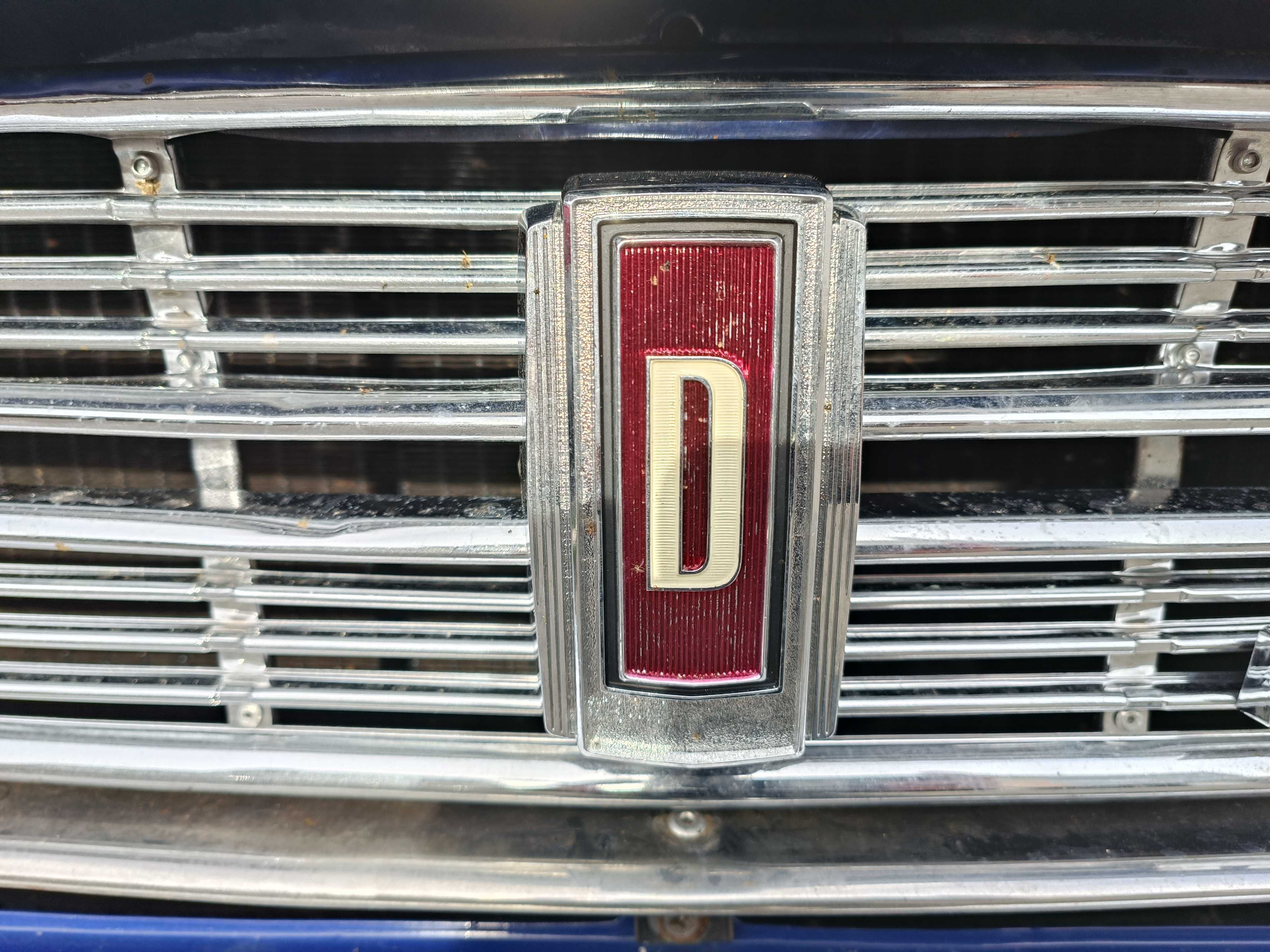 Datsun 1.3  1.6 sss 510 Grelha com emblemas