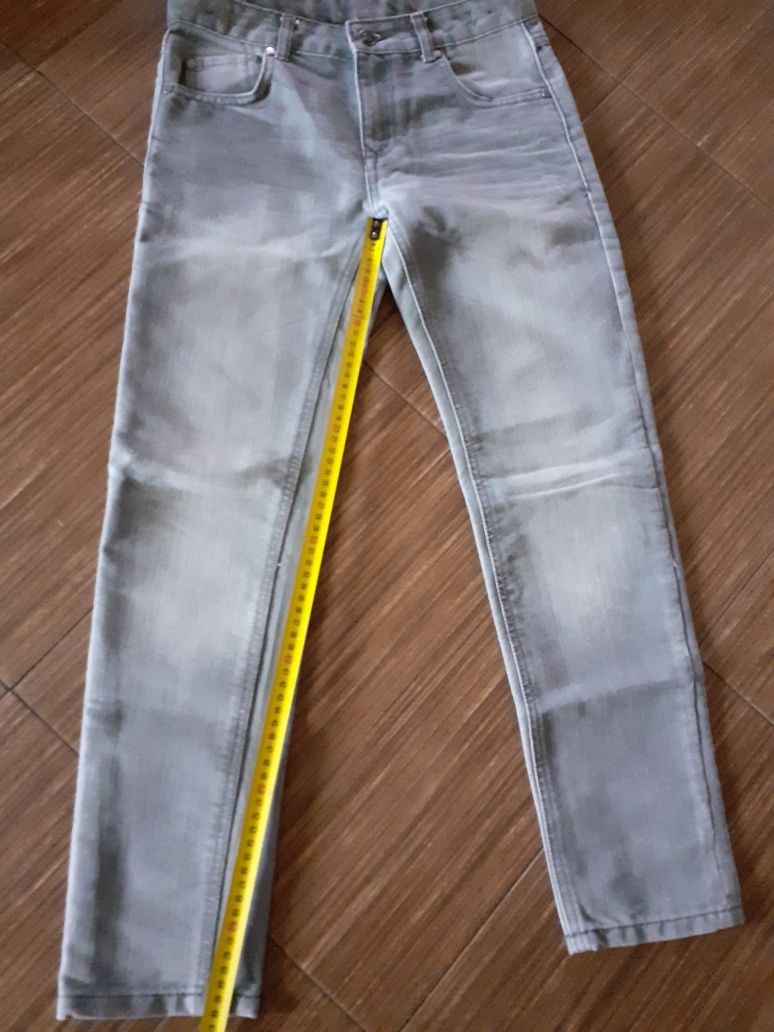 Spodnie  wycieruchowe dla chłopaka roz 140-146 koloru szarego
