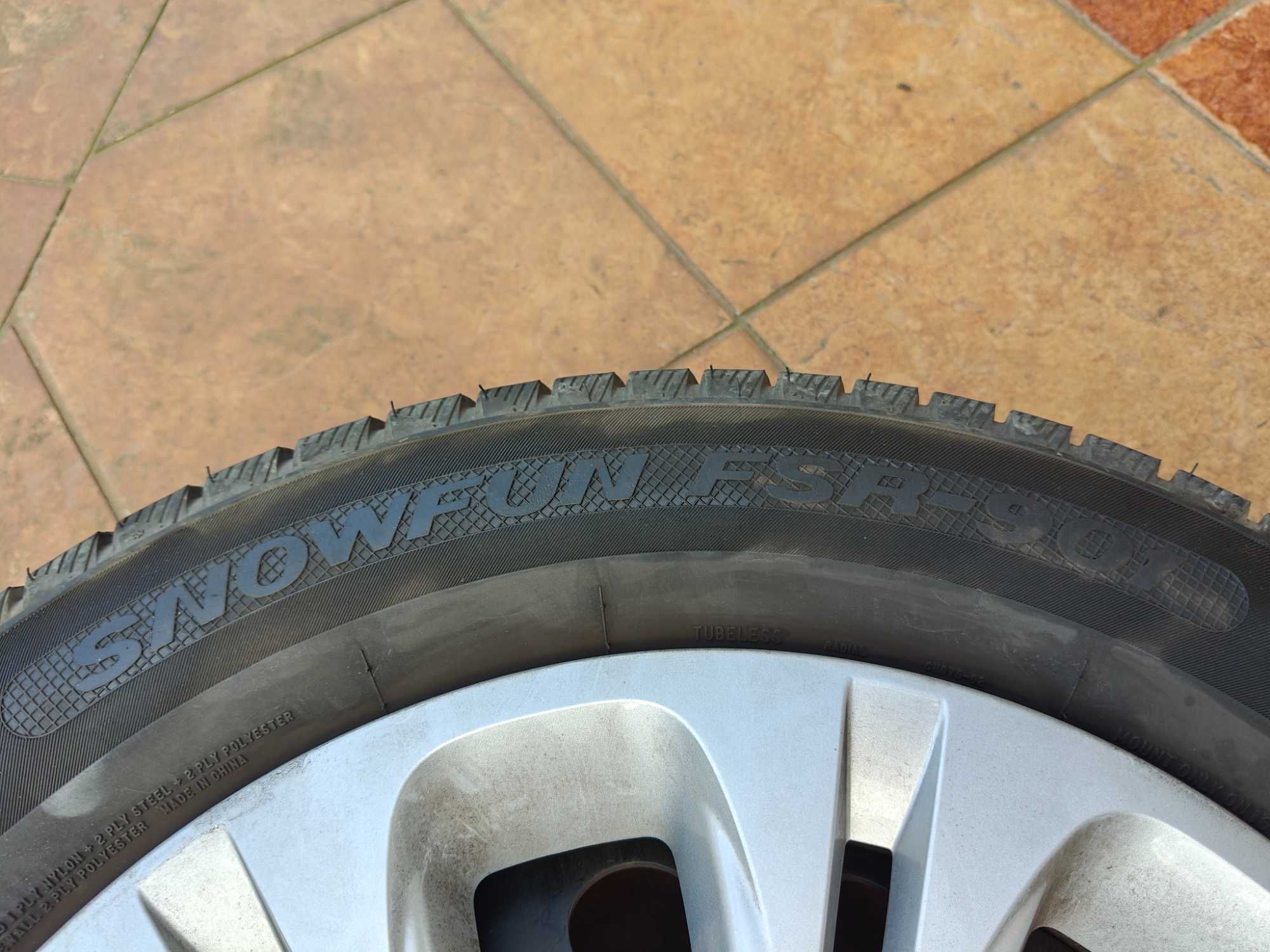 Opony zimowe FORTUNE SNOWUFUN FSR-901 215/60R16+felgi+kołpaki SUZUKI
