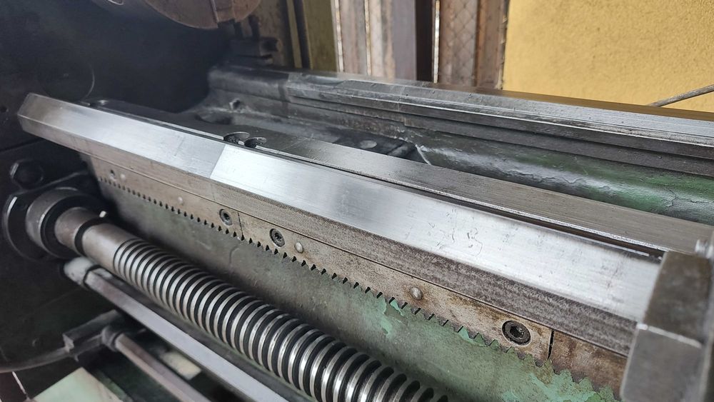 Tokarka ZMM Sliven CU 400 x 1000