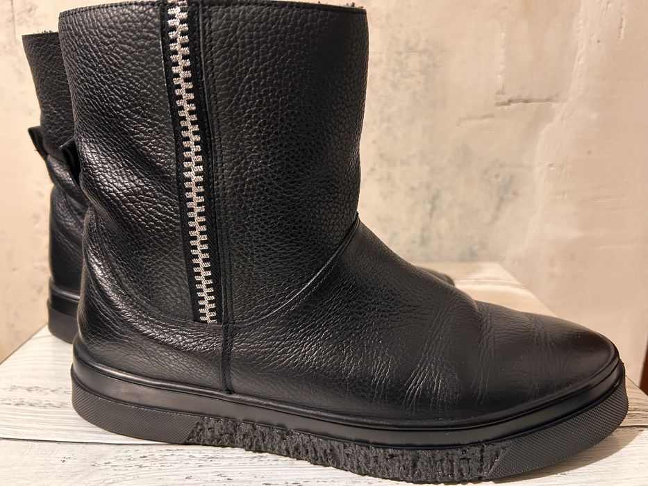 Зимові шкіряні жіночі уггі