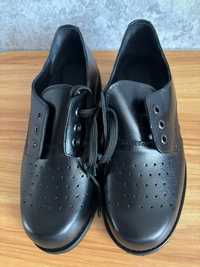 Продам чорні туфлі