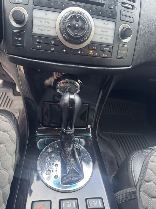 Продам infiniti fx35