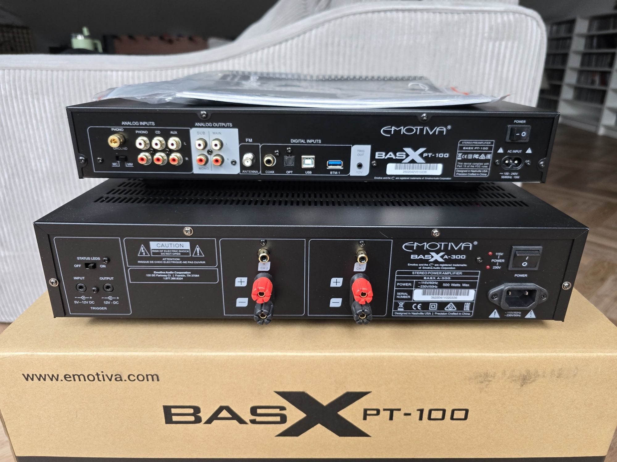 Emotiva BasX PT-100 Emotiva BasX A-300 wzmacniacz przedwzmacniacz