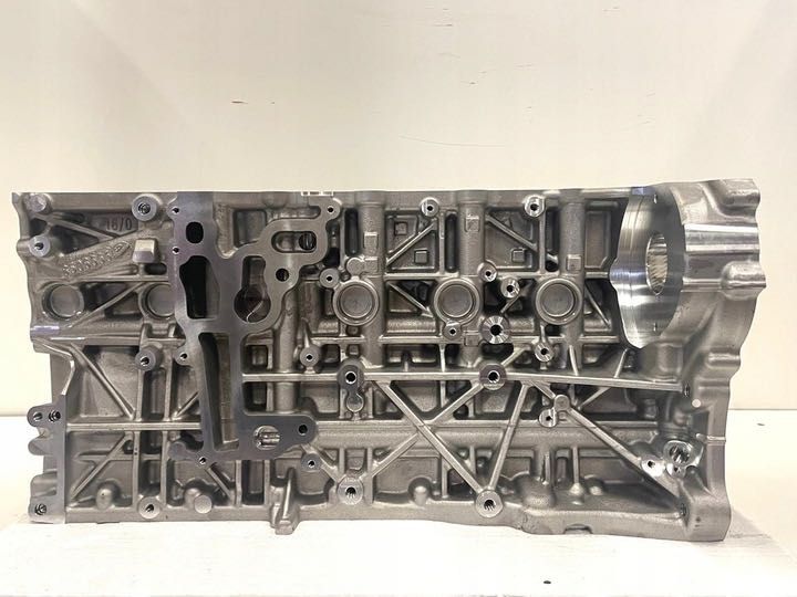 Шорт блок (пиньок, низ мотору) BMW N57B30A N57B30B