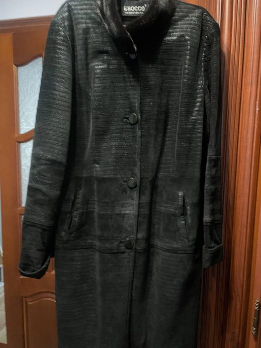Продам шкіряну  куртку чорного кольору у відмінному  стані