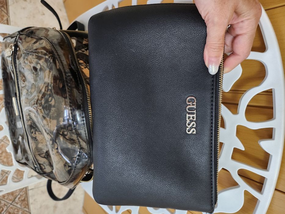 Mochila Guess preta transparente