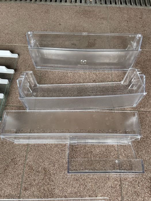 Półka na drzwi chłodziarki do lodówki Electrolux ENN3101AOW