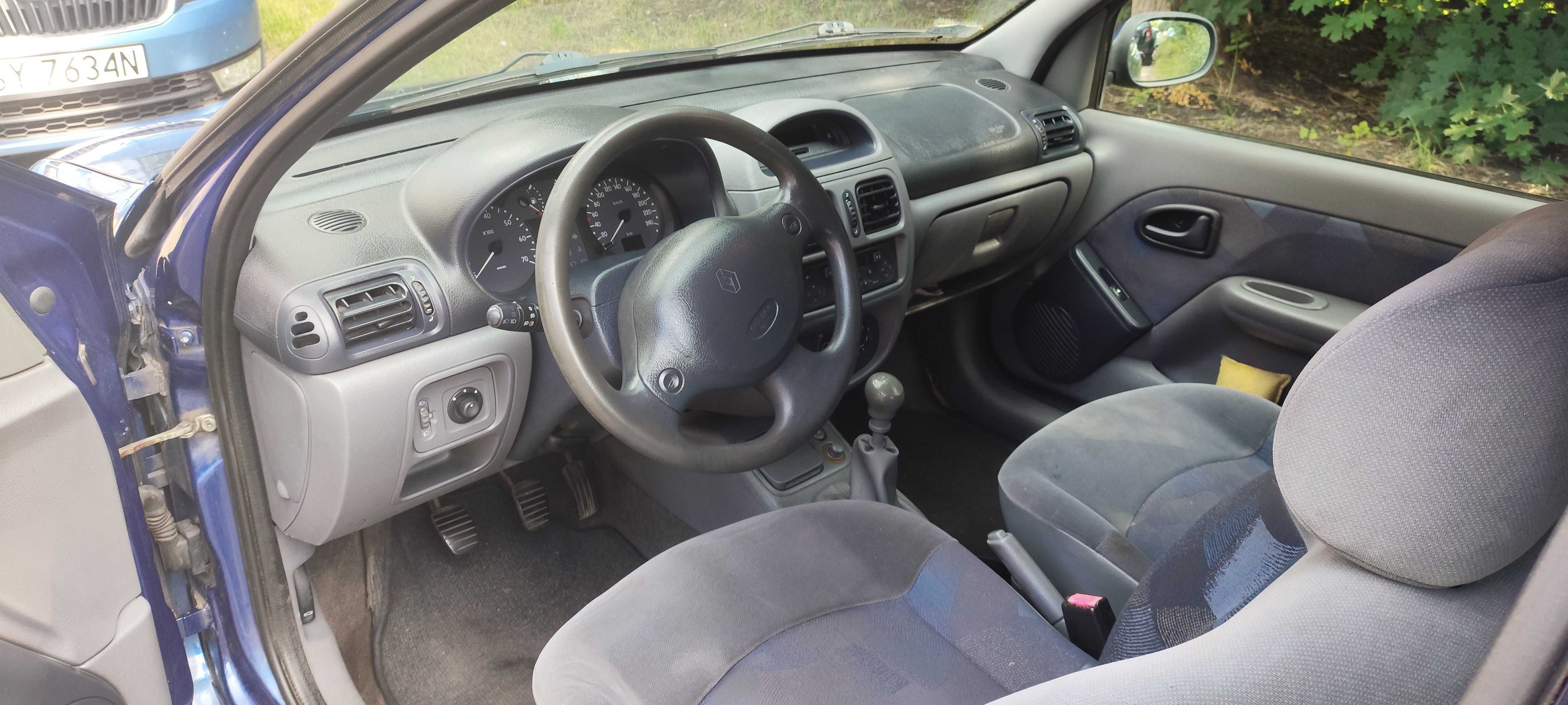 Renault Clio 2 1,2 16V 2001 rok