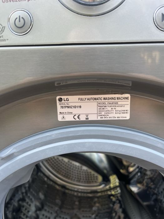 Прально-сушильна машина LG 9/6 кг