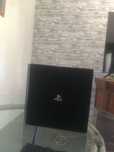 Ps4 pro 1tb com mais um comando