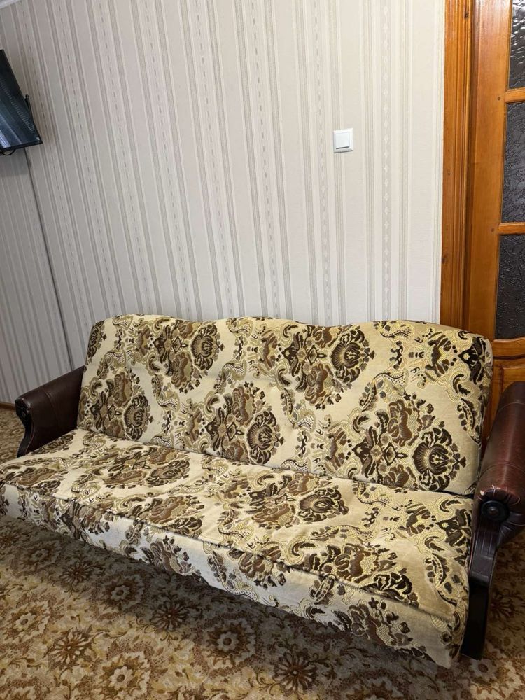 Продається диван с. Микулинці, Літинський район
